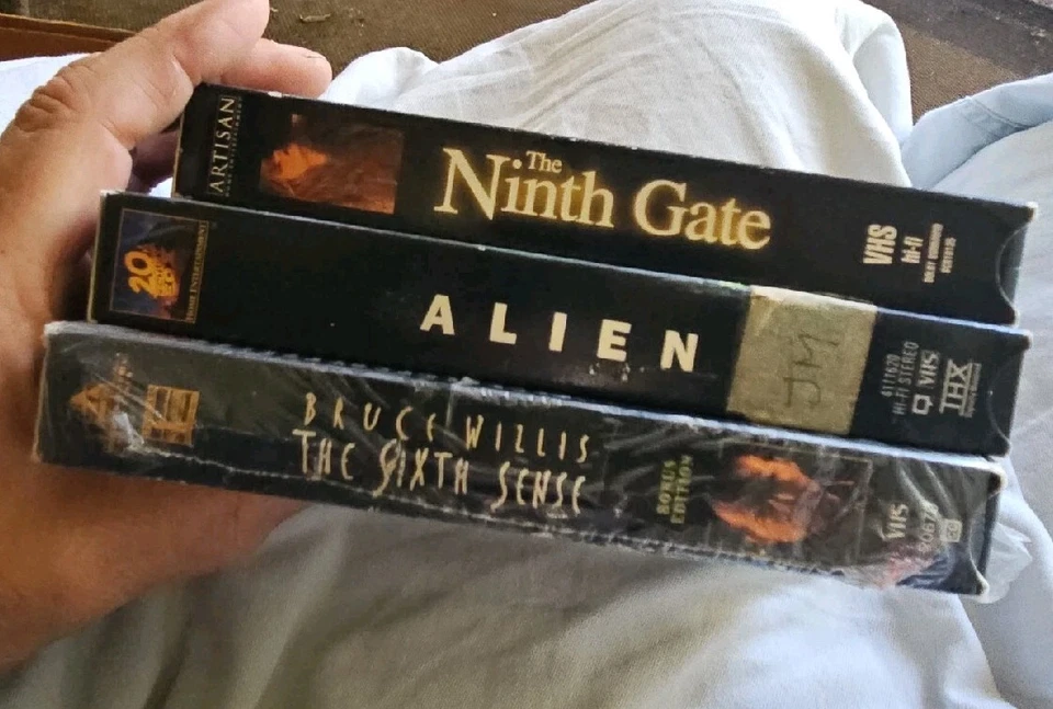 3 VHS Tapes Aliens  20th Anniversary The 6th Sense And The Ninth Gate - Image 3 of 3