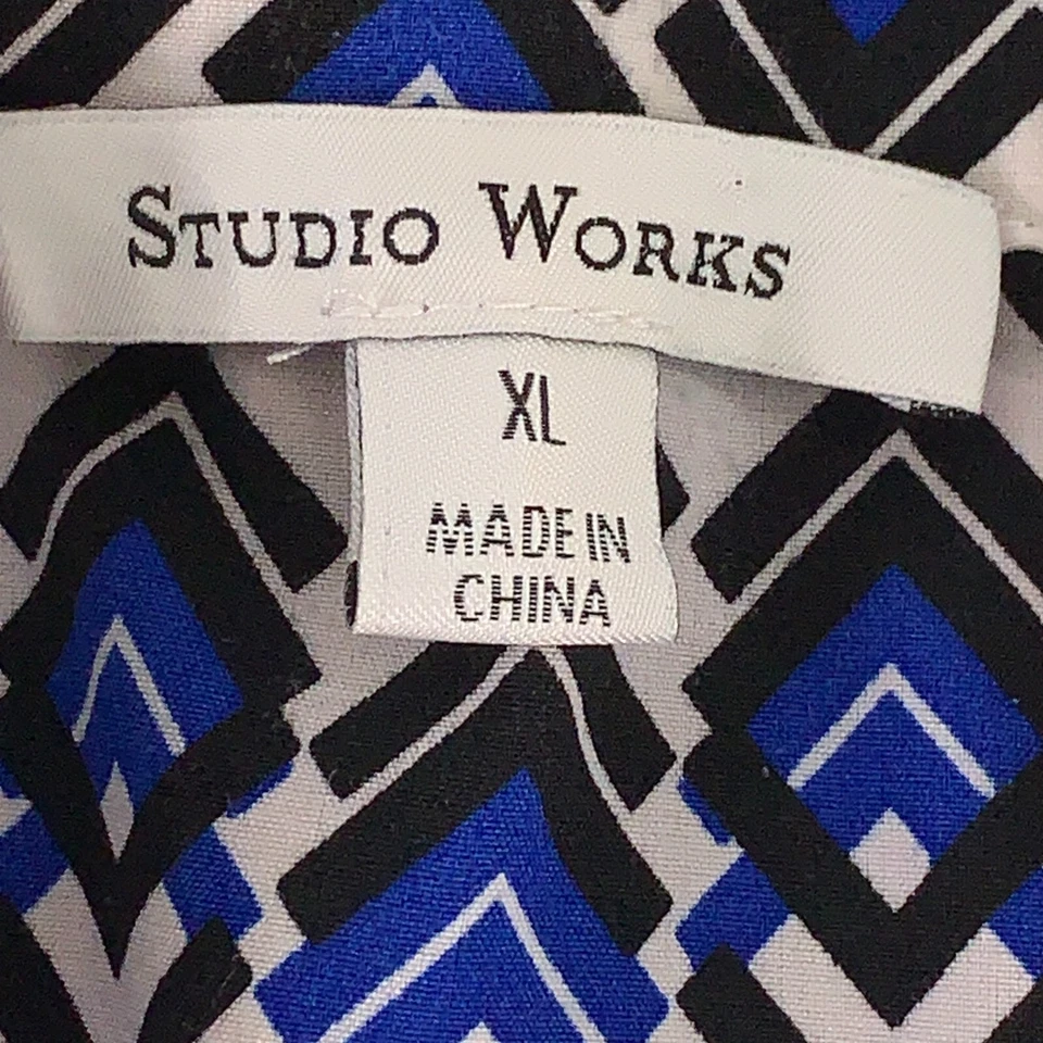 Top Studio Works para mujer talla XL negro blanco azul estampado manga larga botón delantero Foto 2 de 4