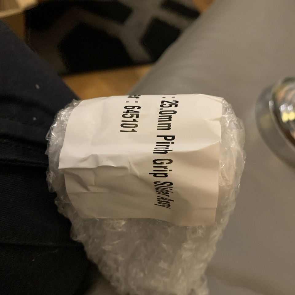 Aqualisa 25mm Pinch Grip Shower Head Handset Holder Chrome 910314