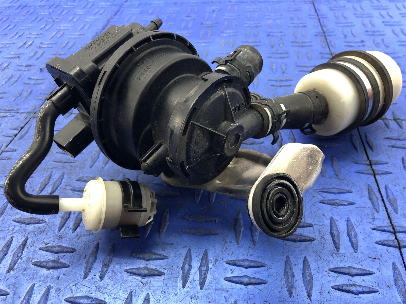 2008-2015 AUDI R8 REAR LEFT SECONDAY AIR INJECTION PUMP 427906271 OEM 2014 2013