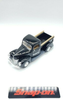 Snap On Tools 1940 ford pickup 1:24 scale black die cast metal