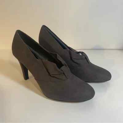 NWOT Ann Merino Faux Suede Fabric Gathered Front 3.5  Heels Size 8.5
