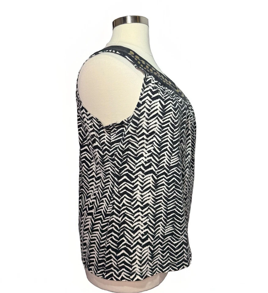 Studio Works Top Women’s Size 2X Black & White Sleeveless Chevron Studded Collar Foto 2 de 4
