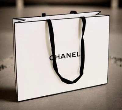 CHANEL Classic Shopping Gift Bag Embossed logo | 8