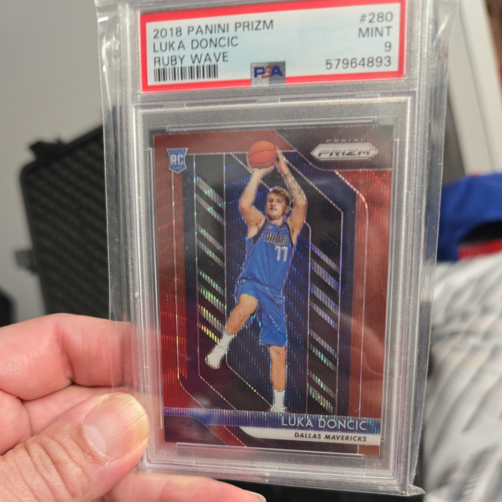 2018-19 Prizm Luka Doncic Ruby Wave Prizm Rookie RC #280 PSA 9 Mavericks B747 view 3