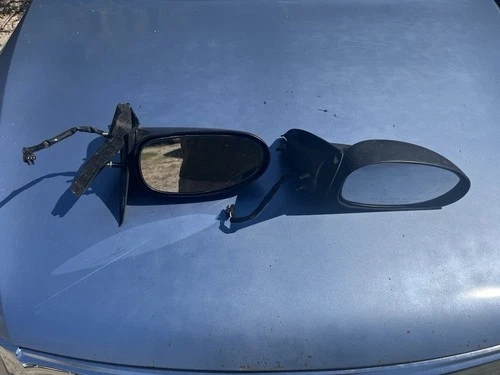 2002 Saturn Sc2 Left And Right Electric Door Mirrors LH RH.  Selling As A Pair