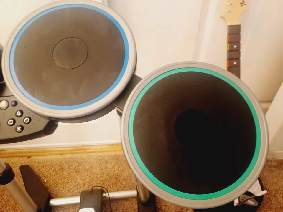 Rock Band 4 PS4 PS5 PlayStation 4  Wireless Bundle Guitar Drums TESTED WORKS! - Image 4 of 4