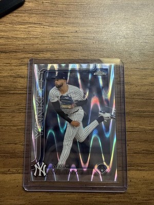 2025 Topps Chrome Devin Williams Raywave