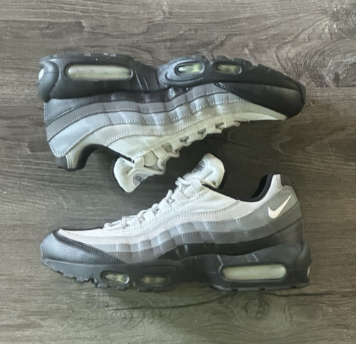 RARE Nike Air Max 95 Essential Black Grey Mens Shoes 749766-022 Size 9