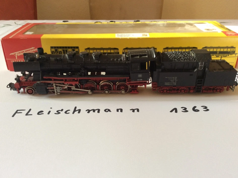 Modell-Eisenbahn, Fleischmann 1363, 5889, ROCO BR 118, Schnabel E32 28, SR 102