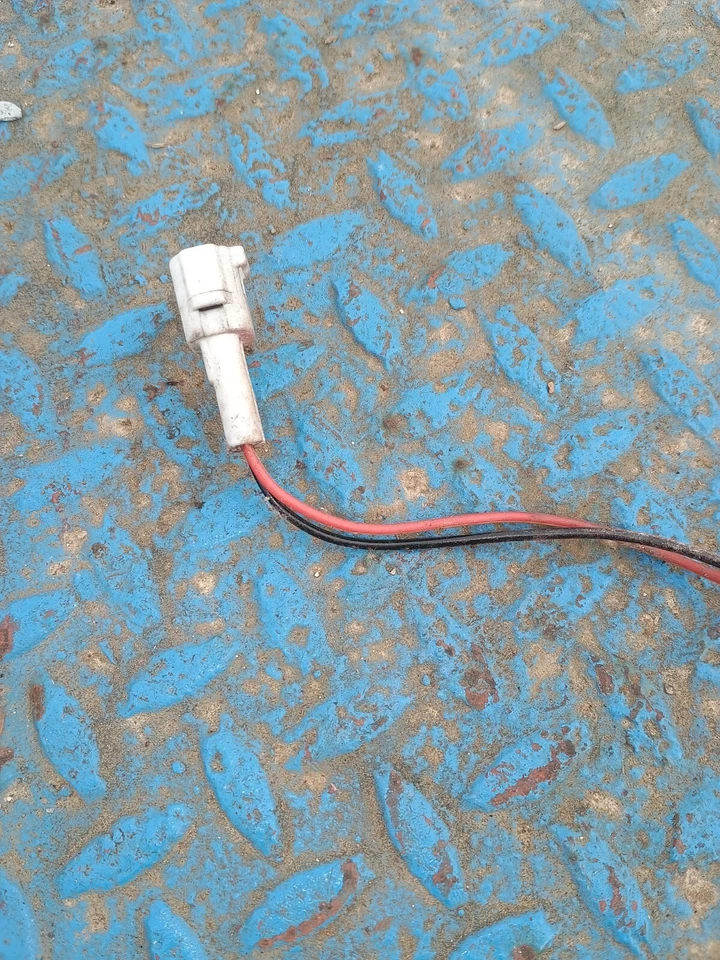 1992 Geo Metro Convertible Turn Signal Corner Light Wire Harness Connector Drivr - Image 4 of 4