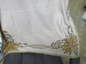 ""LARGE FLORAL CORNERS - HAND EMBROIDERED TABLE CENTERPIECE, TOPPER"" - VINTAGE