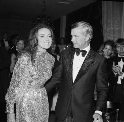 Joanna Holland Johnny Carson during the 'Tonight Show Starring Joh - Old Photo 1