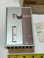 Termostato di raffreddamento vintage moderno in scatola PENN baso controlinea T26J-1