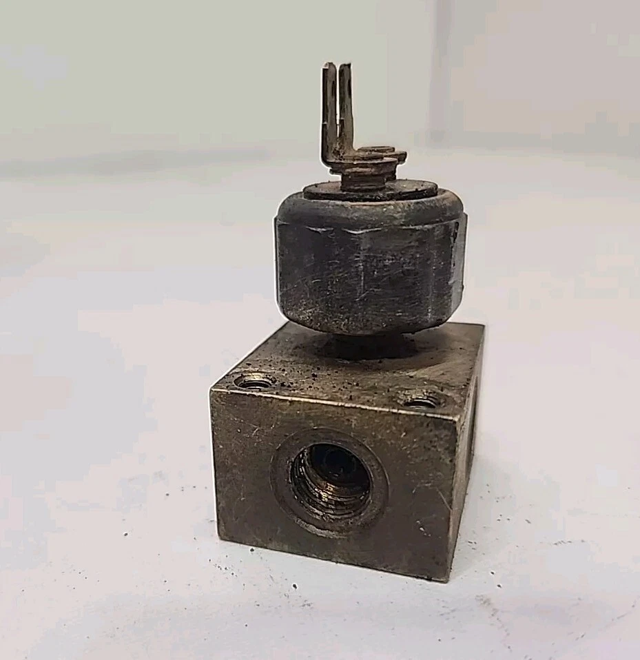 2001 Polaris Sportsman 500 OEM Brake Switch with Cross Fitting - Image 3 of 4