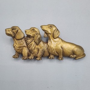 Broche vintage JJ Jonette en bronze : amis improbables chat et chien