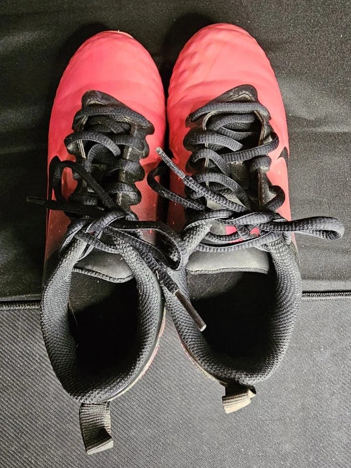Nike Pink & Black Softball/Soccer Cleats Size 2.5 Girl Youth - Image 2 of 4