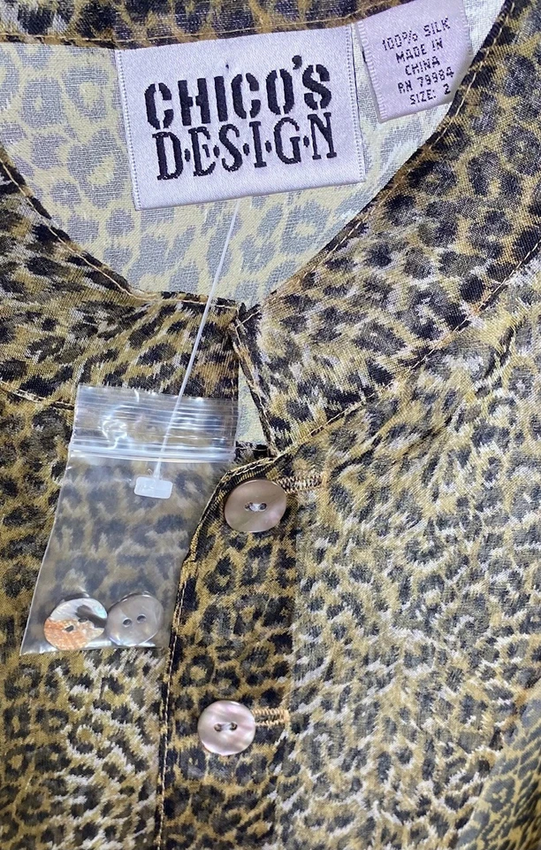 CHICO'S Diseño Leopardo Seda Transparente Organza Camisa Vestido Encubrimiento Plumero Top 2 12 L Foto 4 de 4