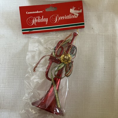 Commodre Holiday Christmas decorations. Set Of 6-Red