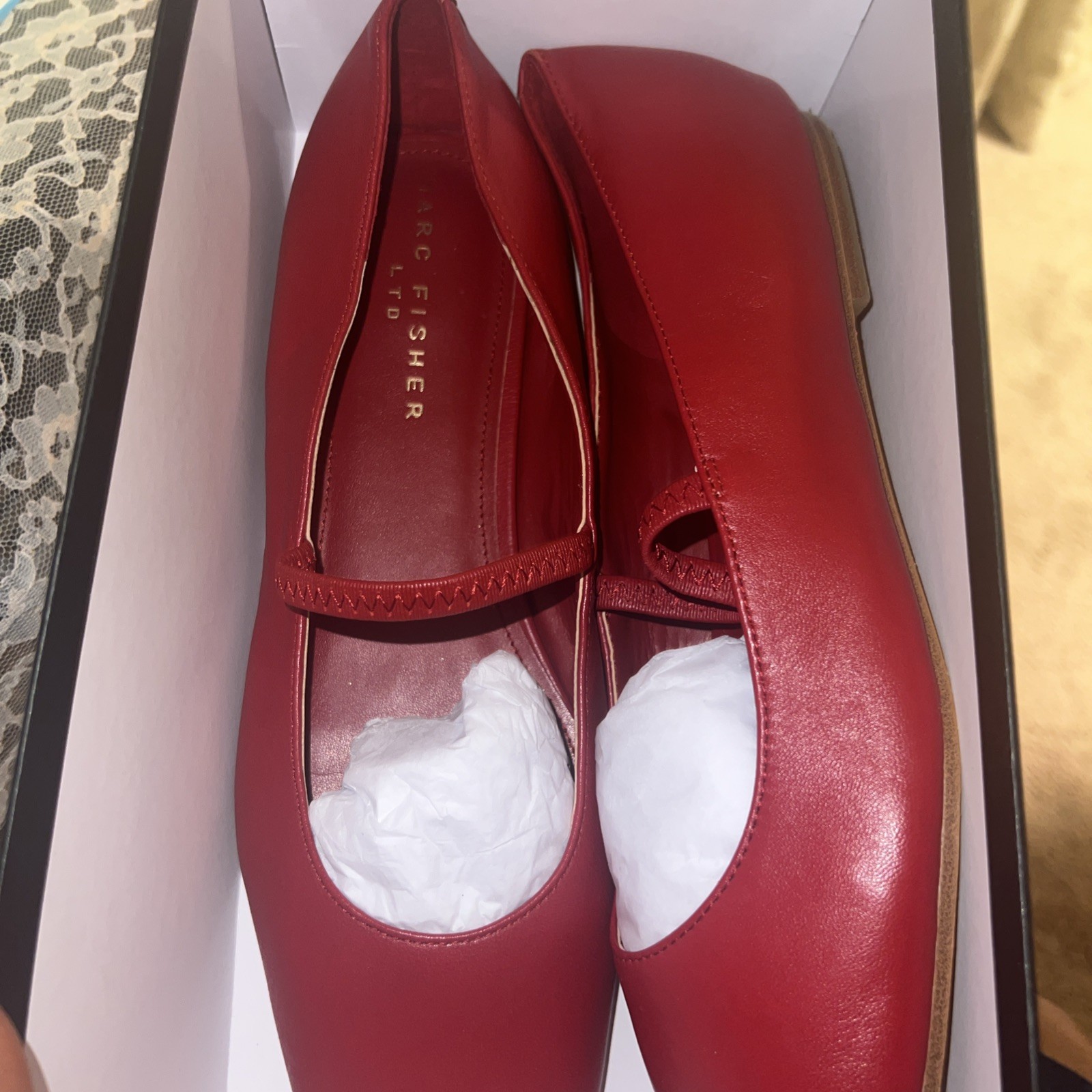 Marc Fisher mi URELLA Red Flats Size 10