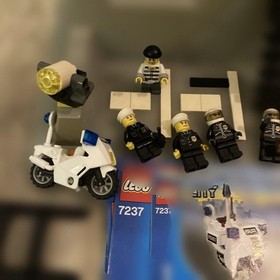 LEGO City Police Station 7237 In 2005 Used Retired W/Manuals As Is
