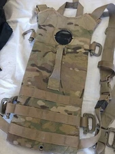 US Military Issue Multicam MOLLE II Hydration System Carrier Used