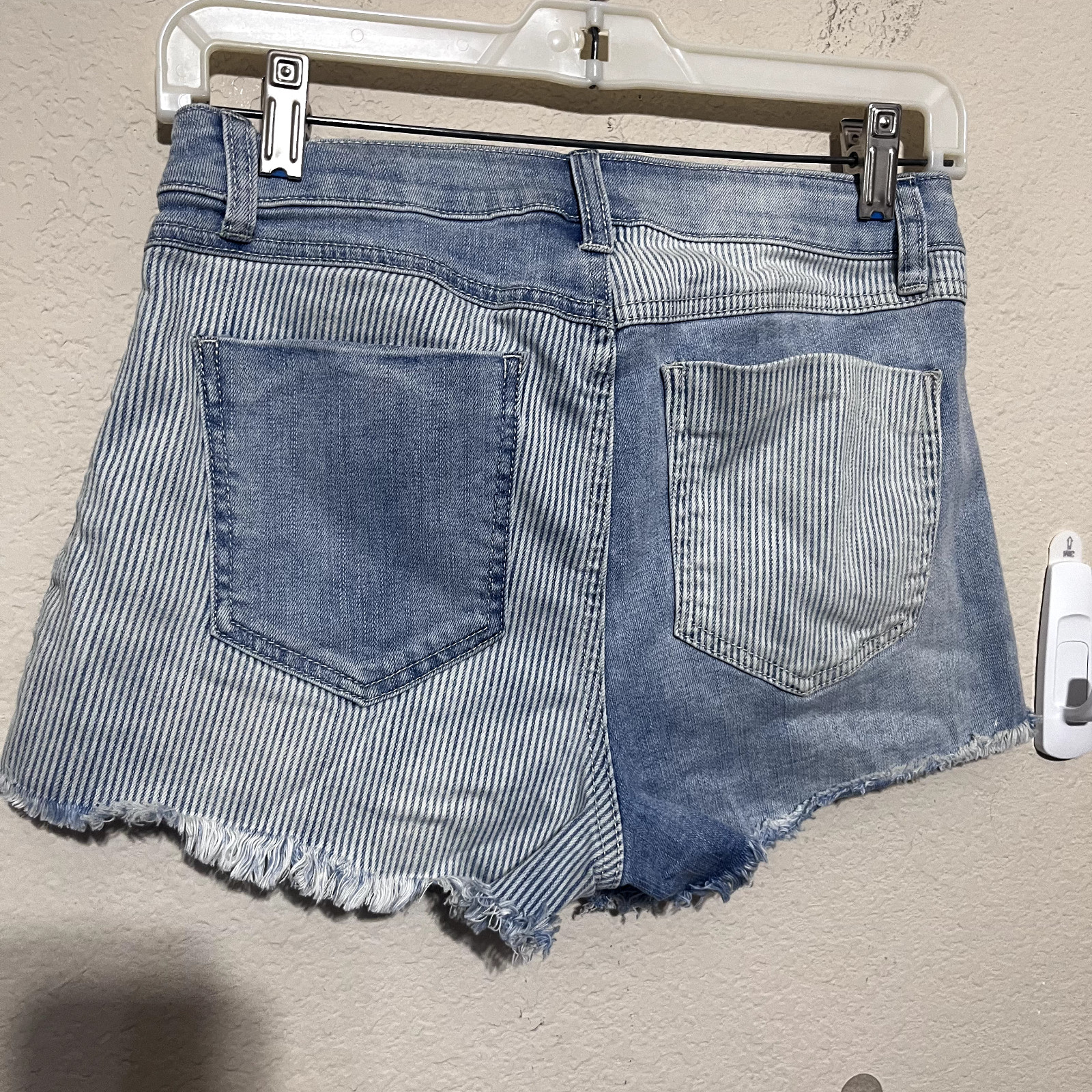 Rewash Jean Shorts Juniors 5/27 denim Pinstripe High Rise cut off distressed