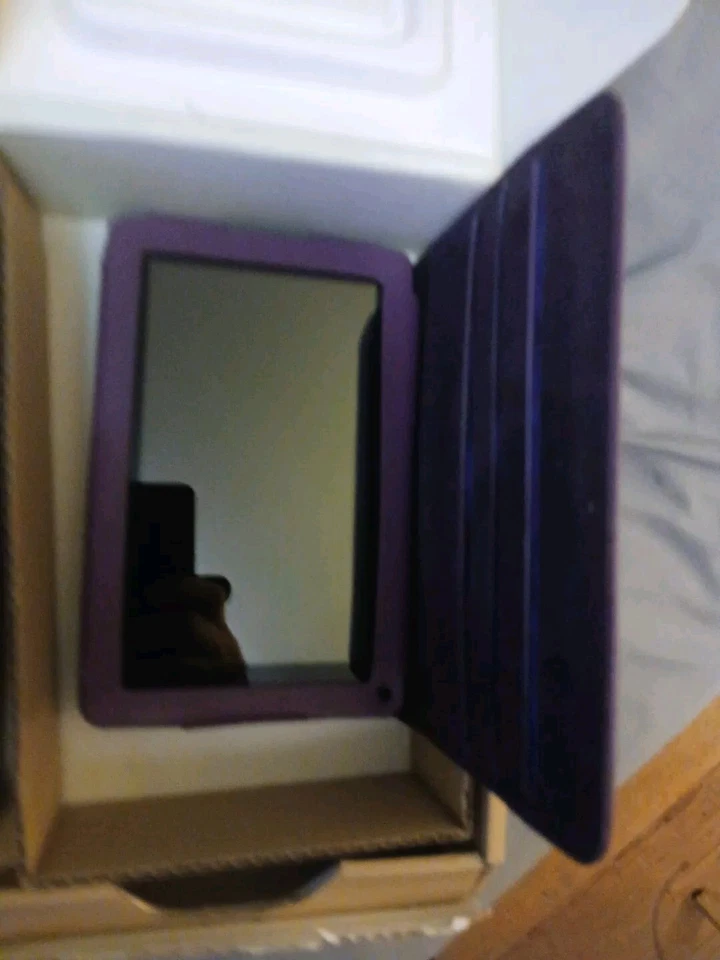 Amazon Kindle For Parts Only No Accessories No Plugs AS-IS, Original Box, W/Case - Image 2 of 4