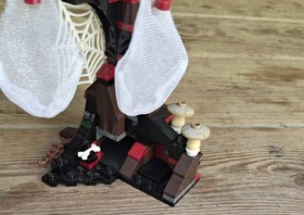 LEGO The Hobbit 79001 Escape From Mirkwood Spiders/ 79000 Riddles For The Ring.