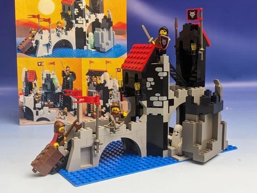 LEGO Knights 6075 Wolf Gang Robbers Den Castle Wolfpack Tower + BA
