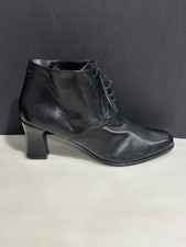 MONTBUI DIFUSION Size 37 or 7 Vintage 1990's Black leather lace up Ankle Boots