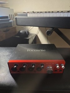 Focusrite CLARETT 4Pre Audio Recording Interface THUNDERBOLT W/cables & Power