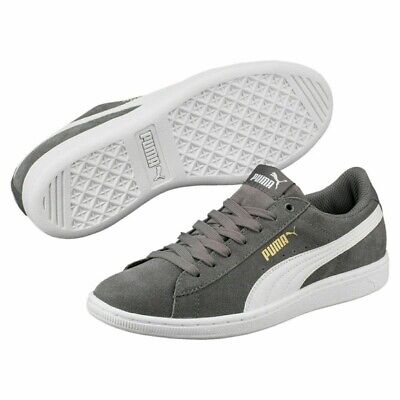 gray puma tennis shoes