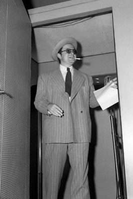 Orson Welles EMCEE für die letzte Folge der Radioprogramm 1940er 4x6 Foto