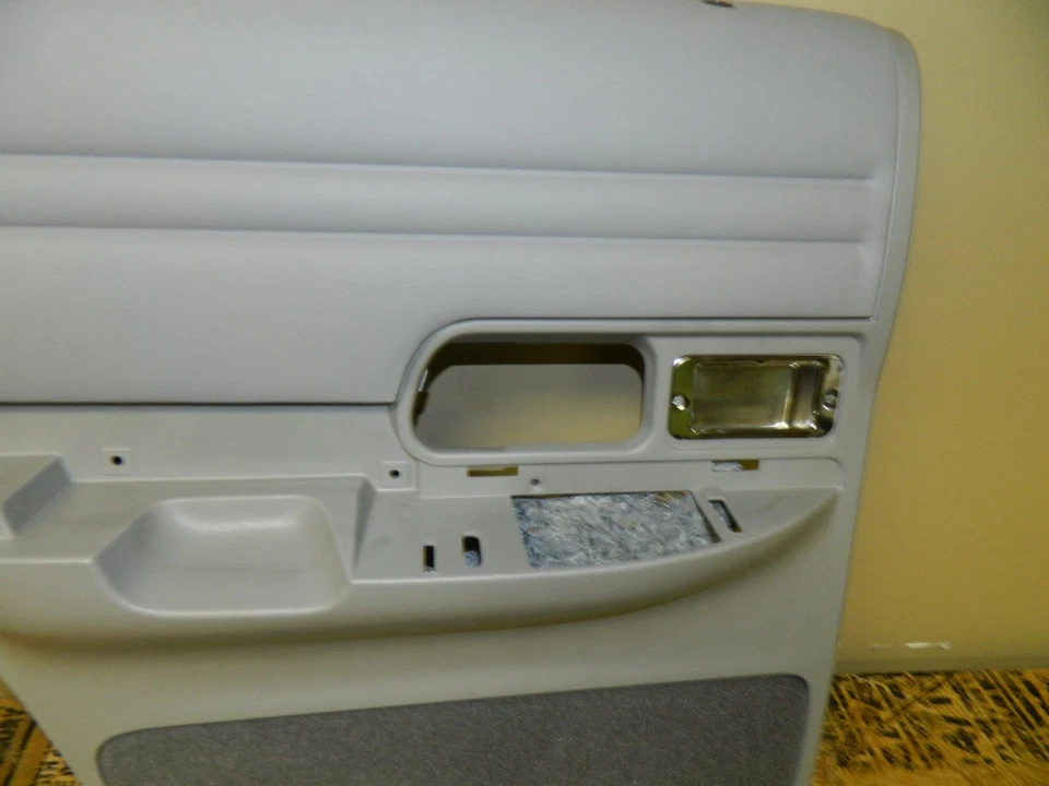 Nuevo panel de puerta interior gris Ford Crown 2001-2003 izquierda izquierda izquierda trasera Victoria Foto 2 de 4