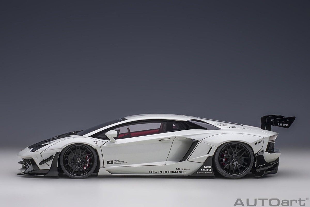 LIBERTY WALK LB-WORKS LAMBORGHINI AVENTADOR METALLIC WHITE 1:18 by