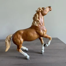 Breyer Horse 118 Semi Rearing American Mustang Sorrel Palomino Flaxen Mane 1980s