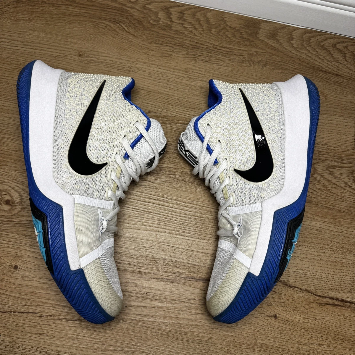 Preços baixos em Nike Kyrie 3 White | eBay