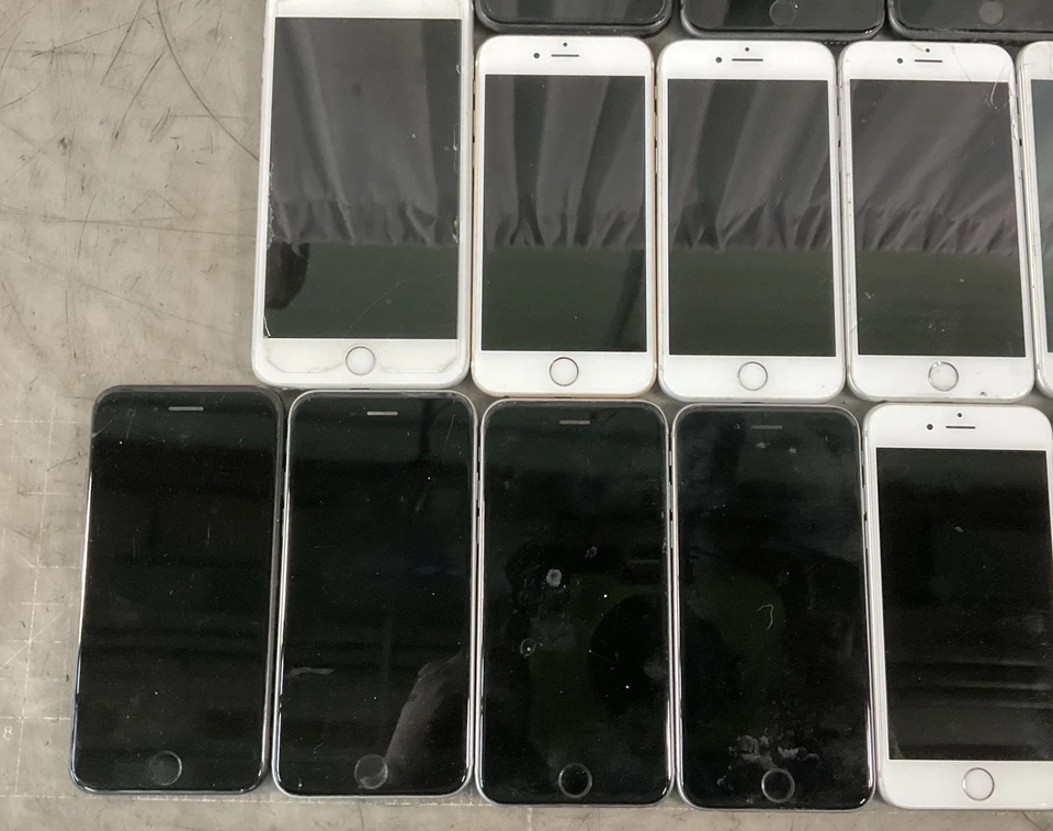 Lot of 21 Assorted Apple iPhones(Parts/Repair) - Image 3 of 4