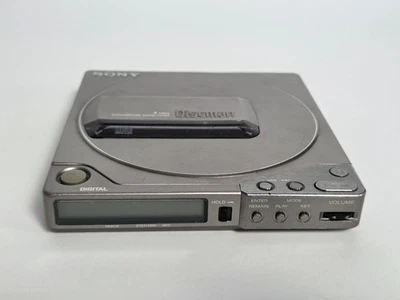 Sony D-250 Discman CD Player in silber - defekt - Bild 1 von 4