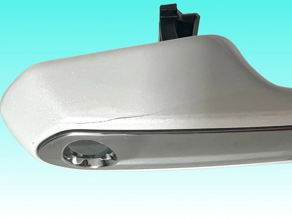 Conjunto de manija OEM TOYOTA COROLLA SEDÁN, puerta delantera exterior, LH 6921006100A2 Foto 2 de 4