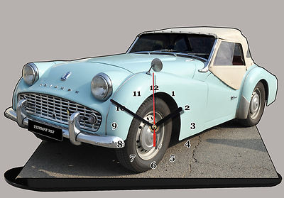 Voiture miniature en horloge, TRIUMPH TR3 -04