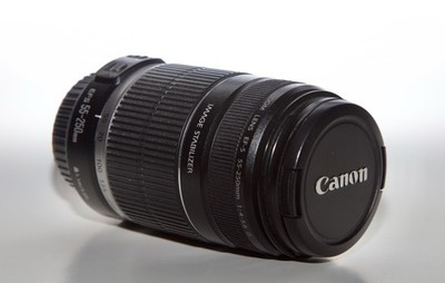 Canon EF-S 55-250mm f/4-5.6 IS Telephoto Lens With Clear Protective Cover