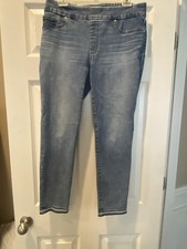 Chico's Women's Pull-On Jegging Ankle Jeans Size 0.5R Light Distressed Denim GUC