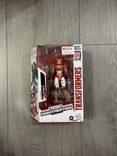 BNIB Transformers Autobot Elita-1 War For Cybertron Trilogy Netflix Hasbro NEW