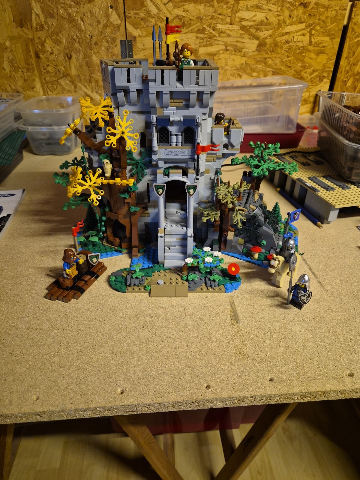 LEGO Bricklink Designer Programm (BDP) Forestmen: Castle in the Forest (910001)