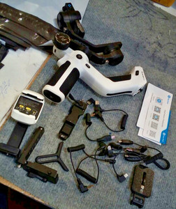 GEBRAUCHT - SCORP Mini-2 Weiß Stabilisator für Kameras, Action und Smartphones