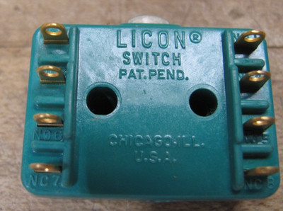 LICON 22-388051 Limit Switch 10 Amp 115 VAC and 15 amp 28 VDC 4 Circuits NO/NC 
