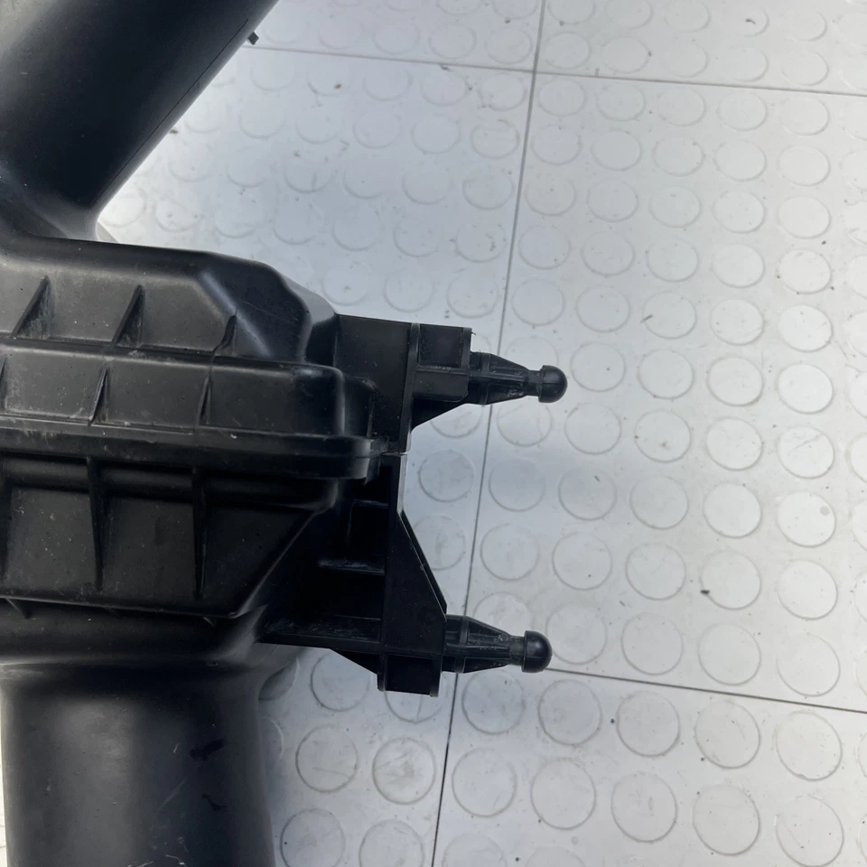 Nissan 370Z 2009-2020 filtro admisión aire caja limpiador con carcasa OEM Foto 3 de 4