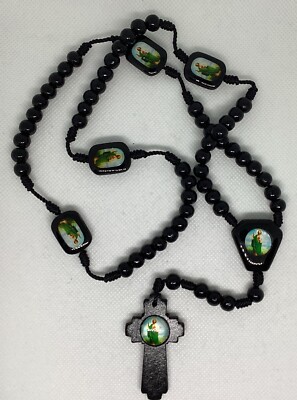 ROSARIO MADERA NEGRA SAN JUDAS Y ESTAMPA. WOOD ROSARY BLACK OF ST JUDE HOLY CARD
